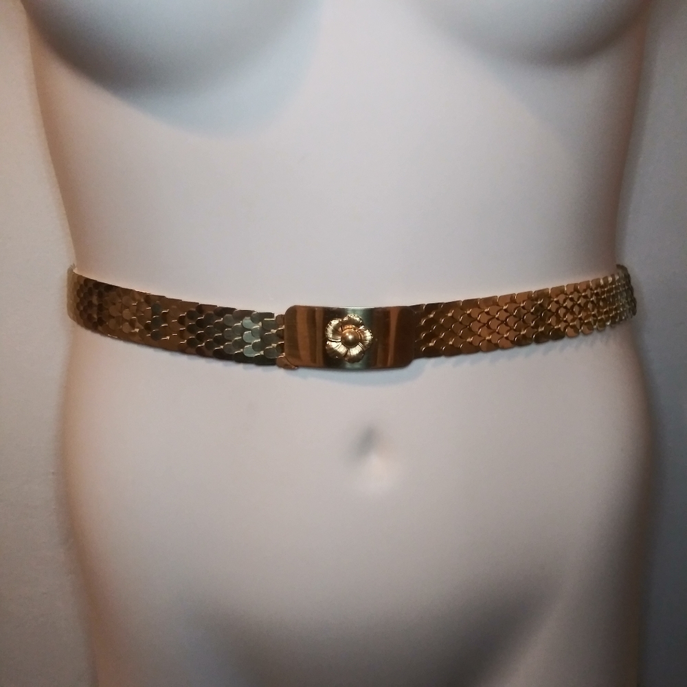 Vintage Gold Metal Stretchy Mermaid Scale Belt With Flower Decorated Buckle - Picture 10 of 10